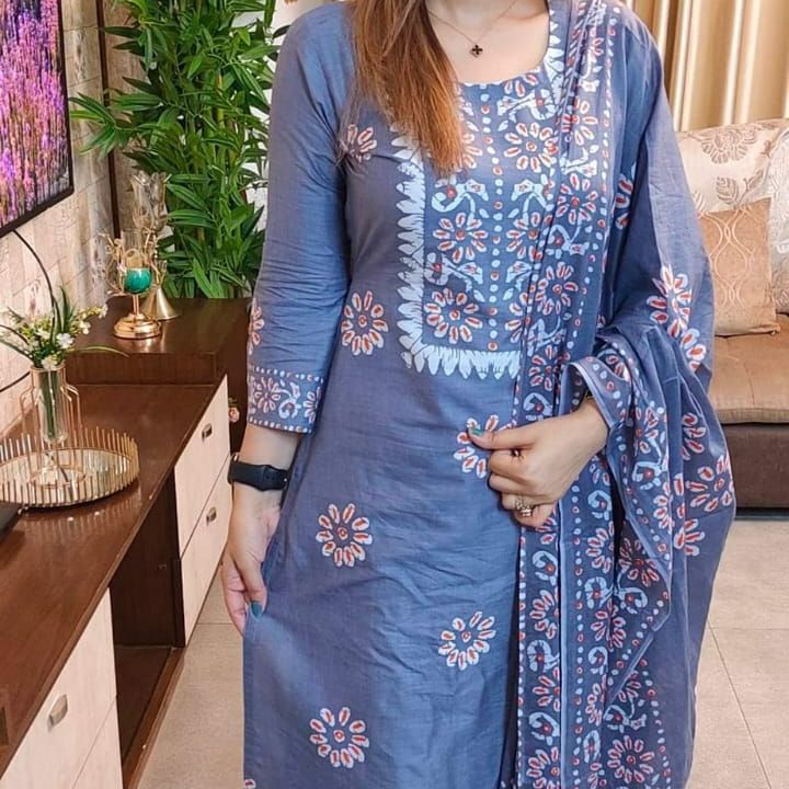 New Unstitched Cotton Screen Printed three piece Salwar Kameez For Women -